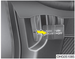 Applying the parking brake To engage the parking brake, first apply the